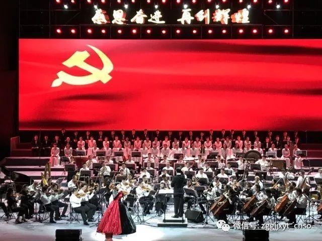 00后女生入职第一天，被公司要求刷厕所，这到底是一家怎样的公司？游戏画面